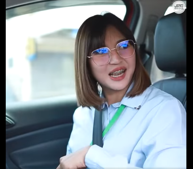 N2408079_เป นแค แม านทำไมข บรถหร_part2