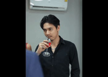 N2808026_แค เด นผ านมาได ภรรยาเฉย (1)_part2