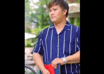 N2709045_กค าต อค วไม ไหว เลยไปเร งล กค าท กำล งก นข าวอย แบบน ใครผ ดใครถ_part2