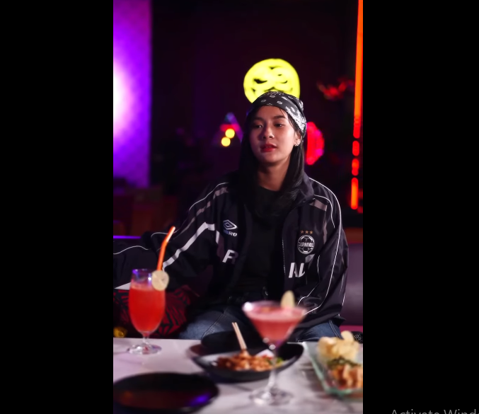 N0509023_แอบชอบน กร องในร านอาหาร ดท ายค อประธานบร ทต วเอง_part2