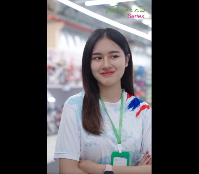 N0611035 พน กงานเก าร งแกเด กใหม กาs แต หาร ไม าเขาค อใคร