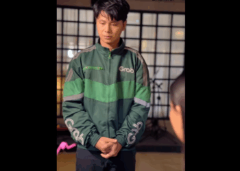 N1111051 แกรปคนแปลกหน าคนน ทำไมเขาถ งมาขอเช าช ดเพ อไปงานเล ยงร part2