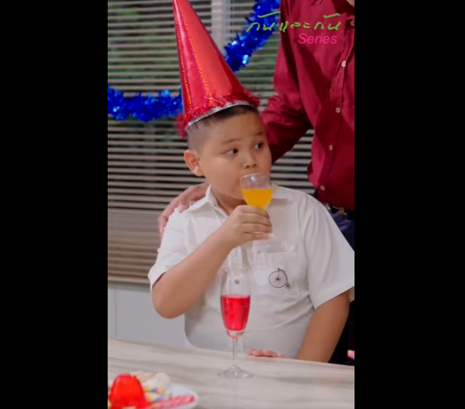 N2812011 งานร บปร ญญาเด กคนรวยก บเด กยากจน part2