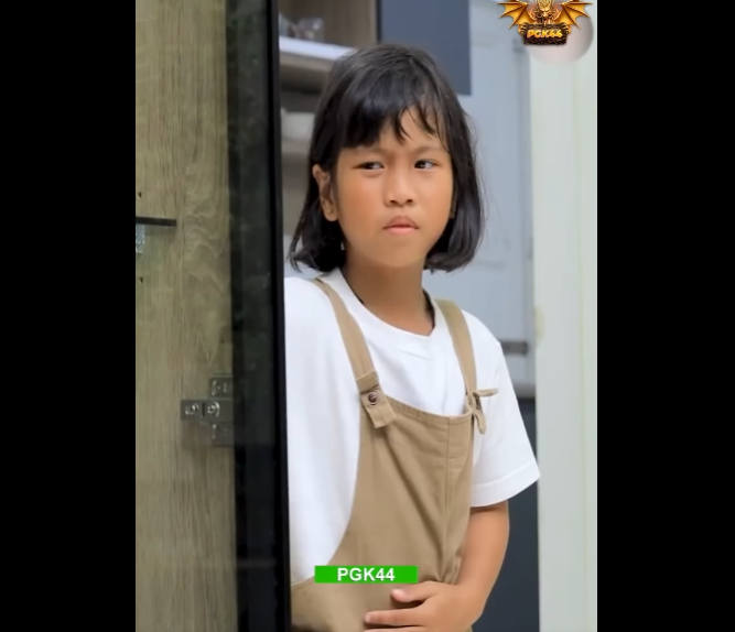 N3012072 เธออยากได อถ อใหม เลยท บเคร องเก าท (ละครส น) part2