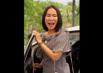 N3112021 เจอแม วแบบน เหม อนนรกท งเป เด กร องเส ยงด เลยไล ไปเล ยงล กข างนอก แถมย ง part 2