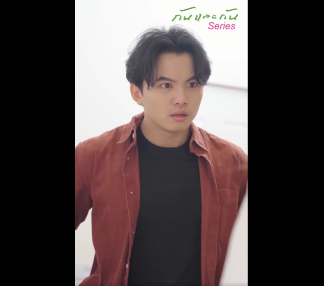 N1912088 เพ อนบ านขอความช วยเหล เธอกำล งจะหน อะไรบางอย างจากบ านหล งน part2