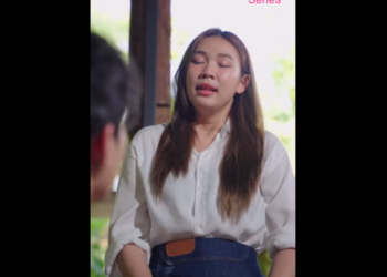 N1301054 สองสาวจ บเศรษฐ เพ ออยากได เง นของเขา part2